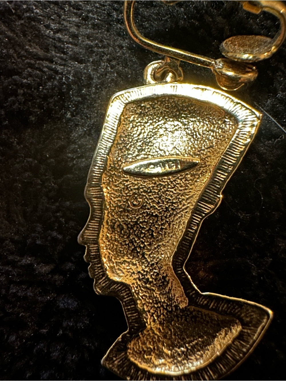 AVON Authentic Original STAMPED Egyptian Queen Profile Drop Earrings Jewelry - Picture 8 of 9